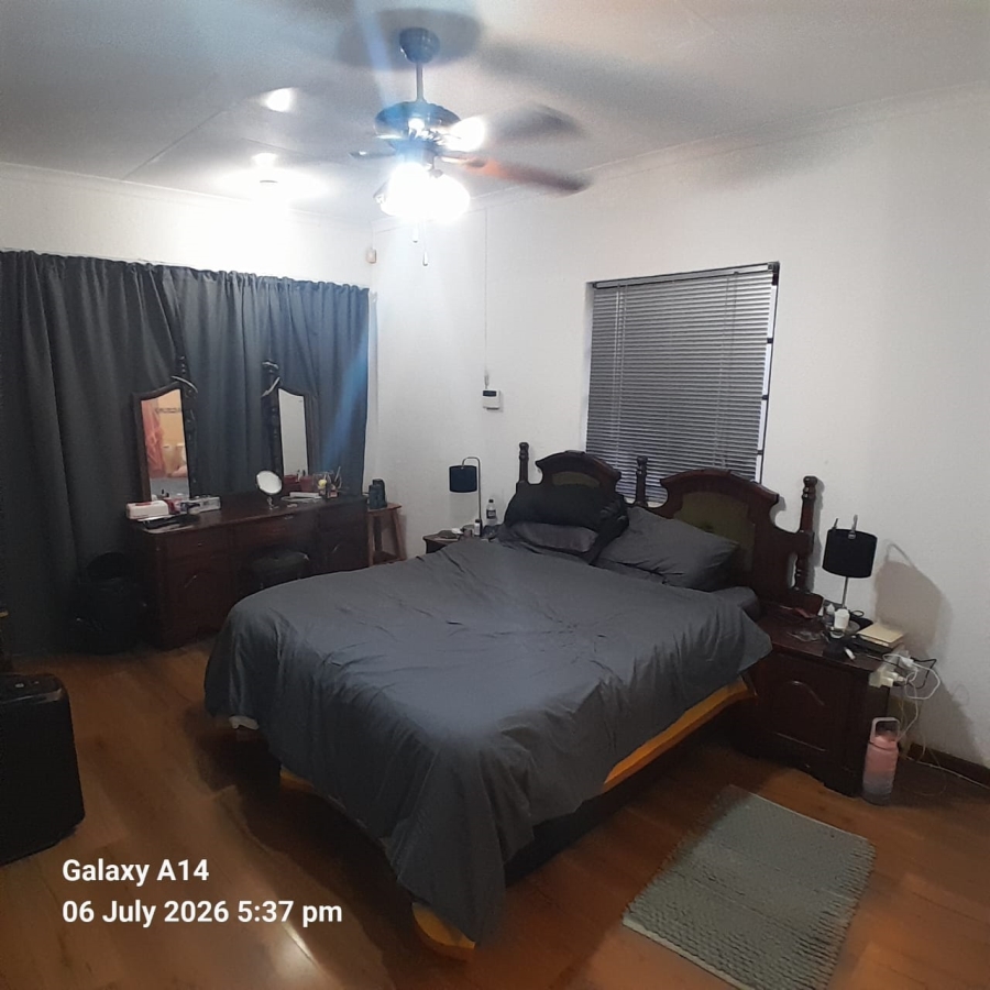 3 Bedroom Property for Sale in Safari Gardens North West